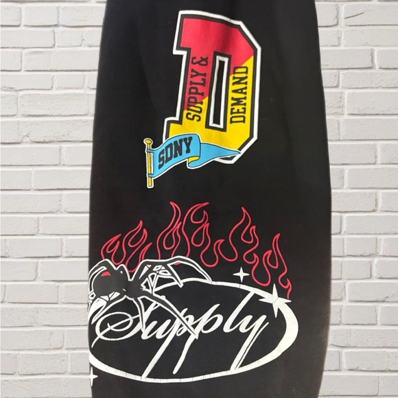 Black Graphic Hoodie Praying Hands Flames Streetwear Skater Indie Small - Picture 3 of 10